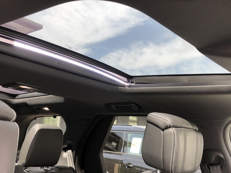 Land Rover Discovery D300 MHEV R-Dynamic HSE - U1660