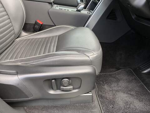 Land Rover Discovery D300 MHEV R-Dynamic HSE - U1660