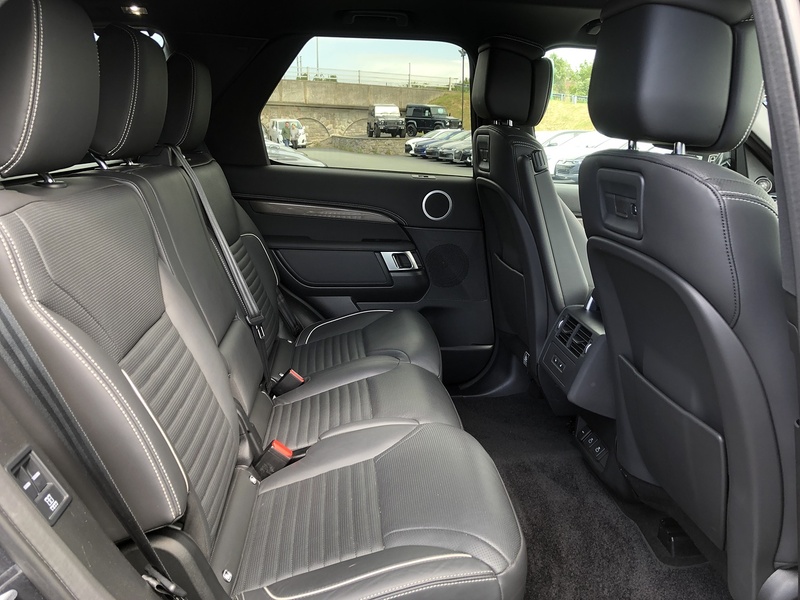 Land Rover Discovery D300 MHEV R-Dynamic HSE - U1660