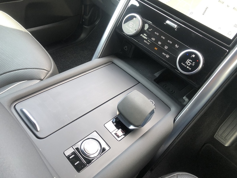 Land Rover Discovery D300 MHEV R-Dynamic HSE - U1660