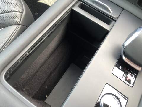 Land Rover Discovery D300 MHEV R-Dynamic HSE - U1660