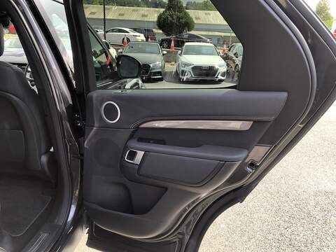 Land Rover Discovery D300 MHEV R-Dynamic HSE - U1660