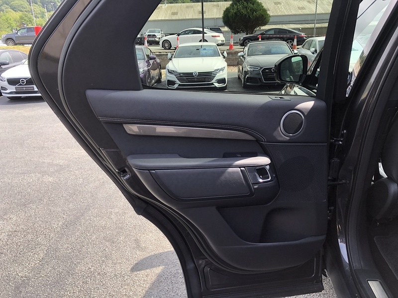 Land Rover Discovery D300 MHEV R-Dynamic HSE - U1660