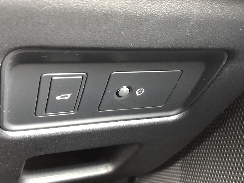 Land Rover Discovery D300 MHEV R-Dynamic HSE - U1660