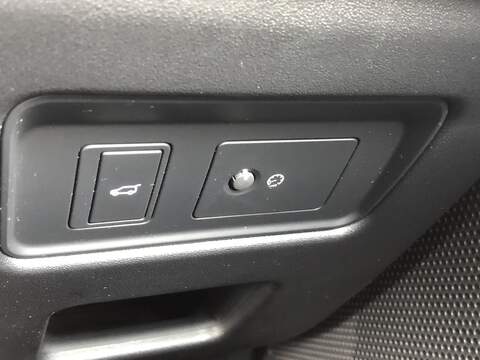 Land Rover Discovery D300 MHEV R-Dynamic HSE - U1660