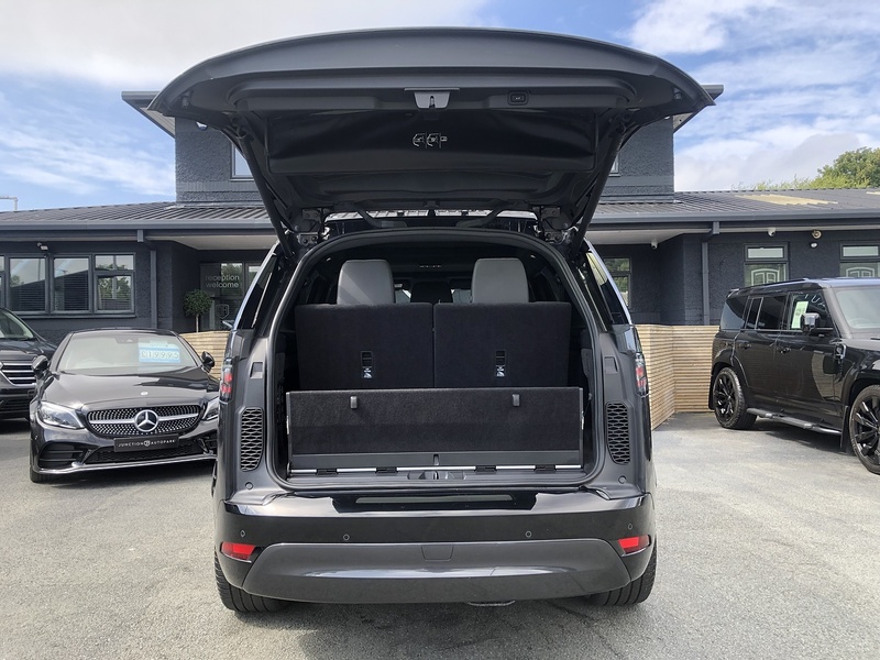 Land Rover Discovery D300 MHEV R-Dynamic HSE - U1660