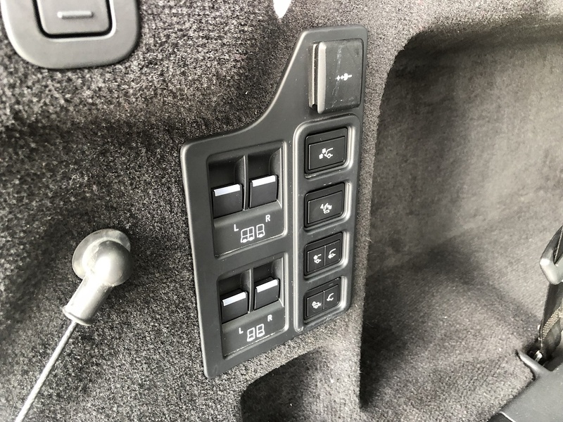 Land Rover Discovery D300 MHEV R-Dynamic HSE - U1660