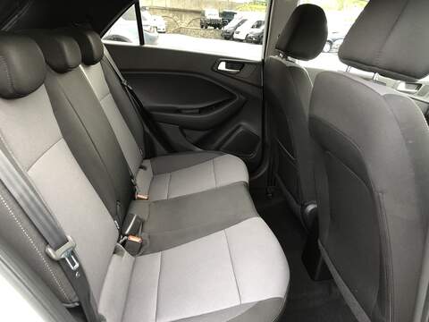 Hyundai i20 Play - U1682