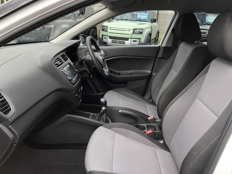 Hyundai i20 Play - U1682