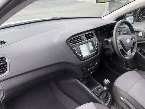 Hyundai i20 Play - U1682