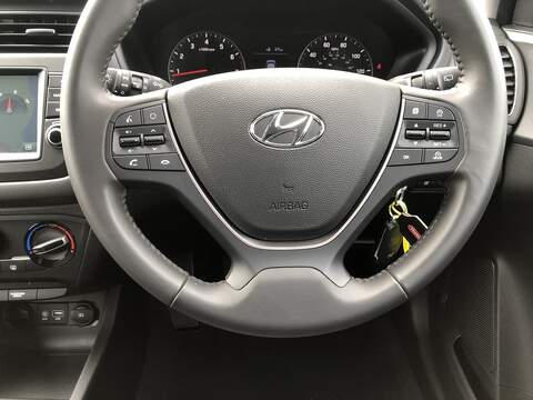 Hyundai i20 Play - U1682
