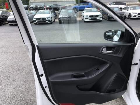 Hyundai i20 Play - U1682