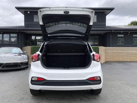 Hyundai i20 Play - U1682