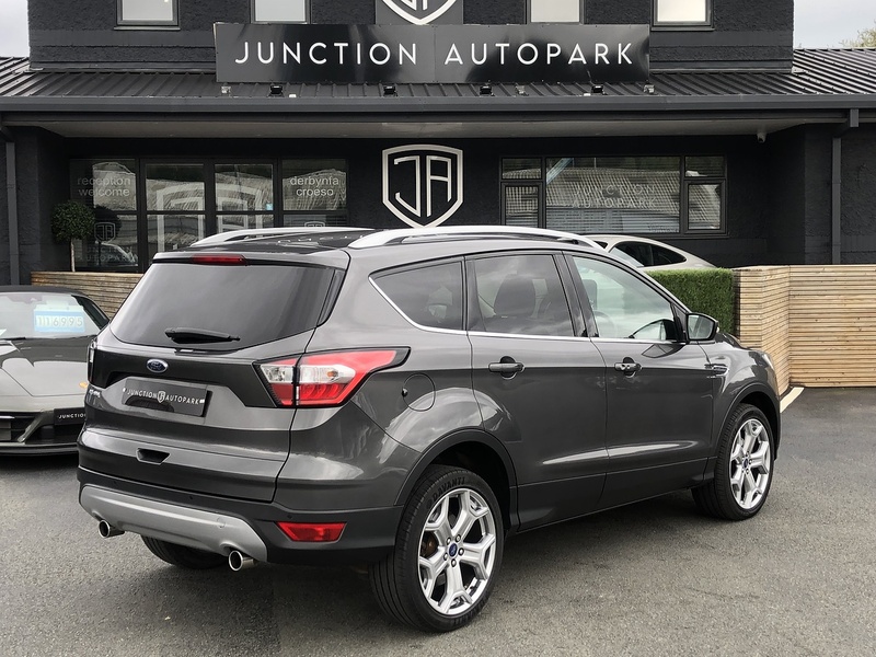 Ford Kuga TDCi EcoBlue Titanium Edition - U1718