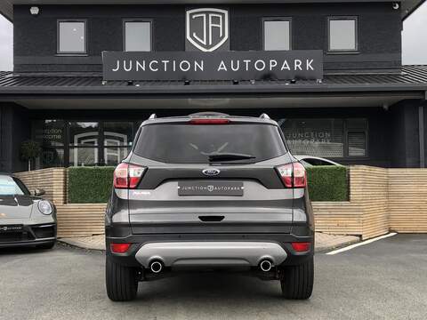 Ford Kuga TDCi EcoBlue Titanium Edition - U1718