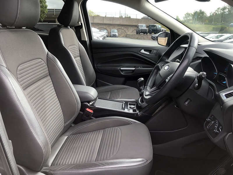 Ford Kuga TDCi EcoBlue Titanium Edition - U1718