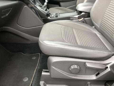 Ford Kuga TDCi EcoBlue Titanium Edition - U1718