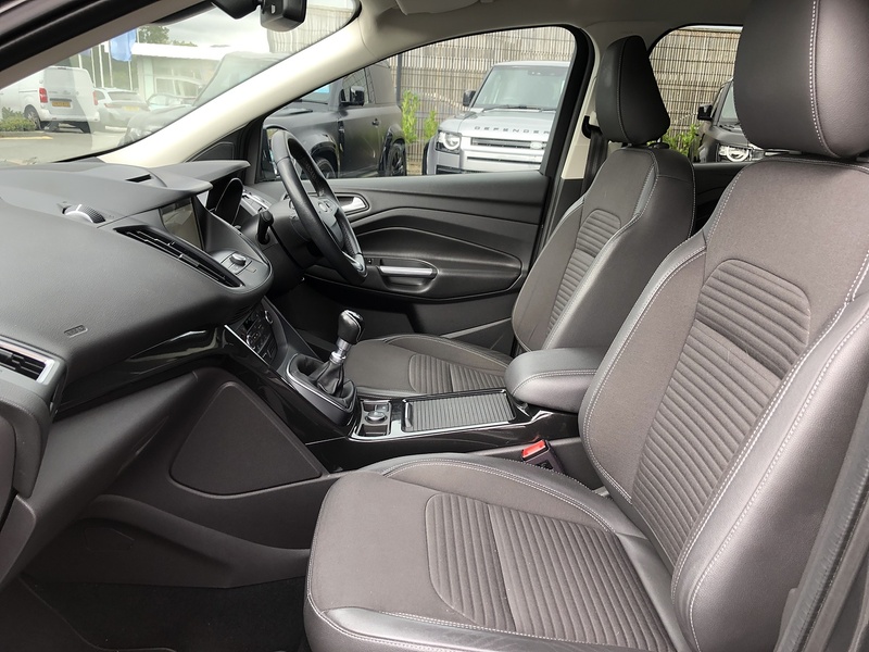 Ford Kuga TDCi EcoBlue Titanium Edition - U1718