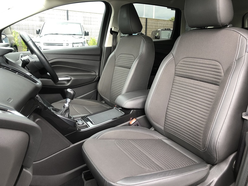 Ford Kuga TDCi EcoBlue Titanium Edition - U1718