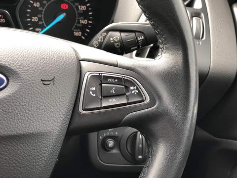 Ford Kuga TDCi EcoBlue Titanium Edition - U1718