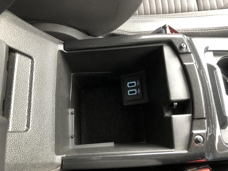 Ford Kuga TDCi EcoBlue Titanium Edition - U1718