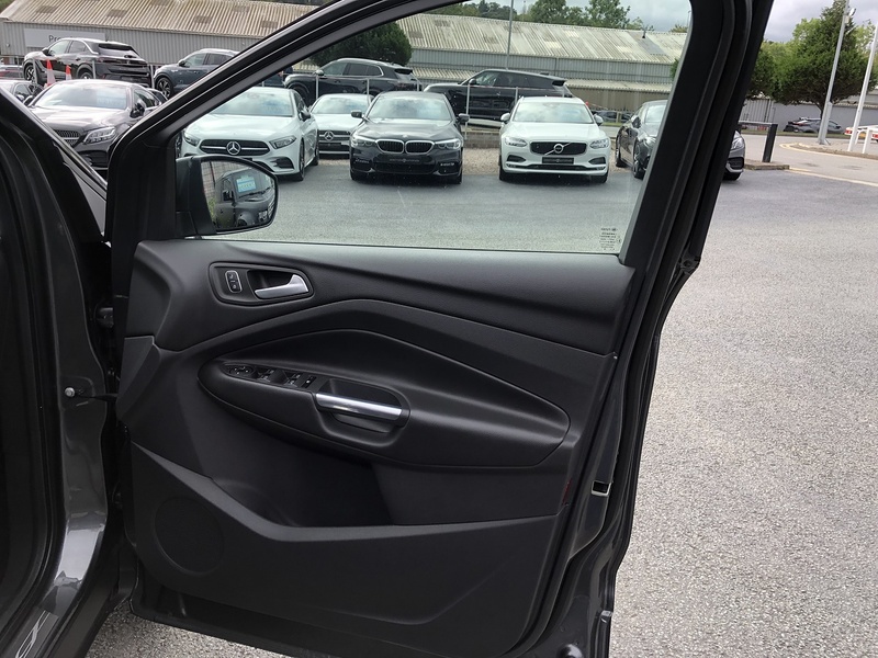 Ford Kuga TDCi EcoBlue Titanium Edition - U1718