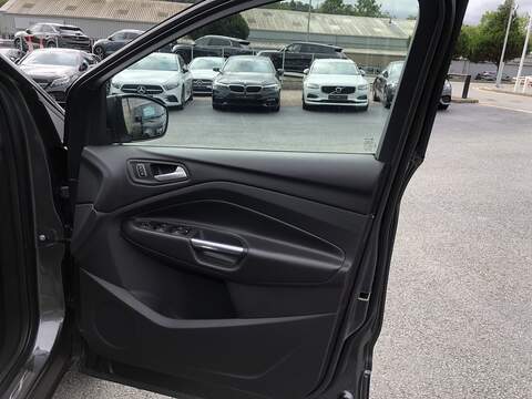 Ford Kuga TDCi EcoBlue Titanium Edition - U1718