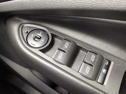 Ford Kuga TDCi EcoBlue Titanium Edition - U1718