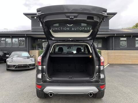 Ford Kuga TDCi EcoBlue Titanium Edition - U1718