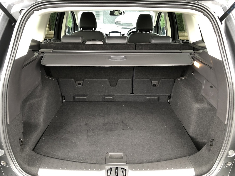 Ford Kuga TDCi EcoBlue Titanium Edition - U1718