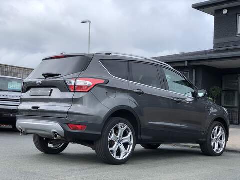 Ford Kuga TDCi EcoBlue Titanium Edition - U1718