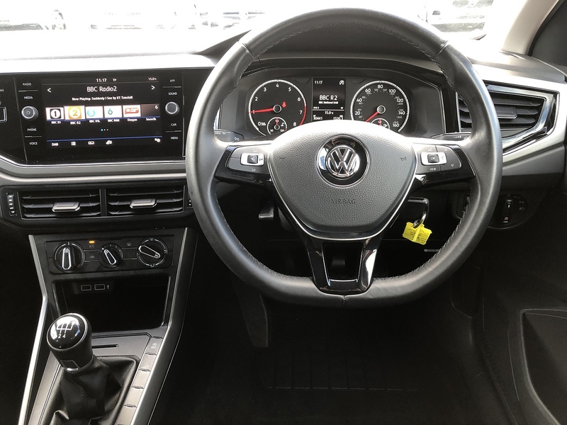 Volkswagen Polo TSI SE - U1739