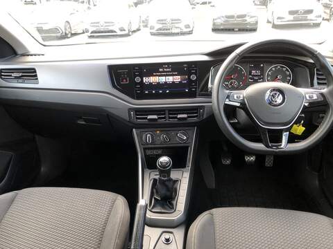 Volkswagen Polo TSI SE - U1739