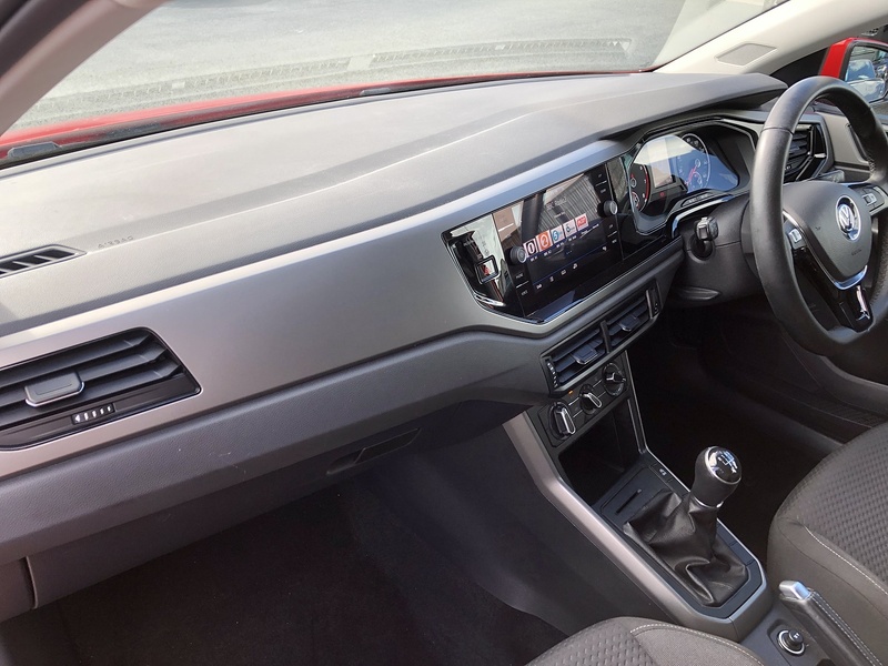 Volkswagen Polo TSI SE - U1739