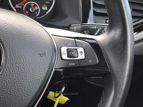 Volkswagen Polo TSI SE - U1739