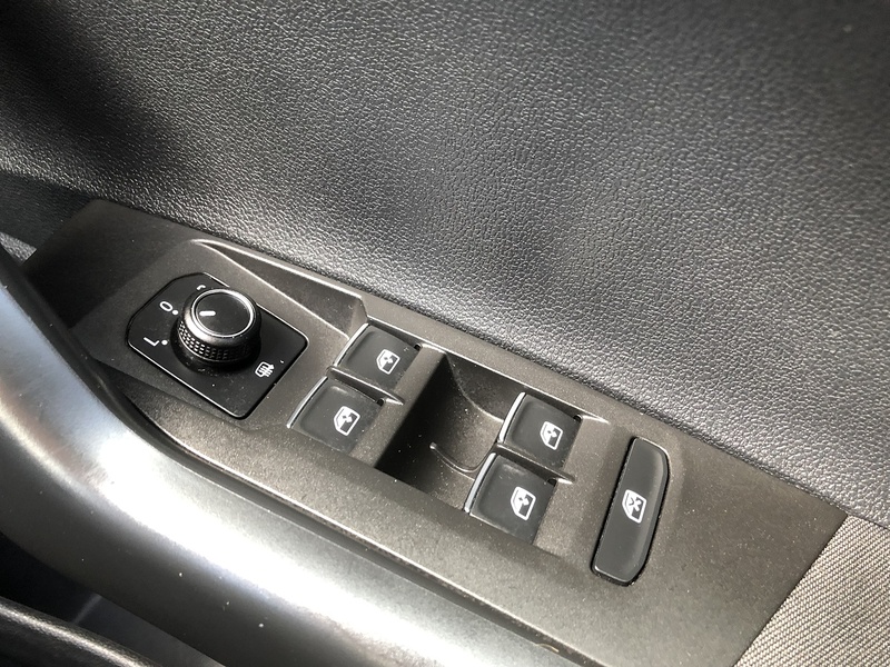 Volkswagen Polo TSI SE - U1739