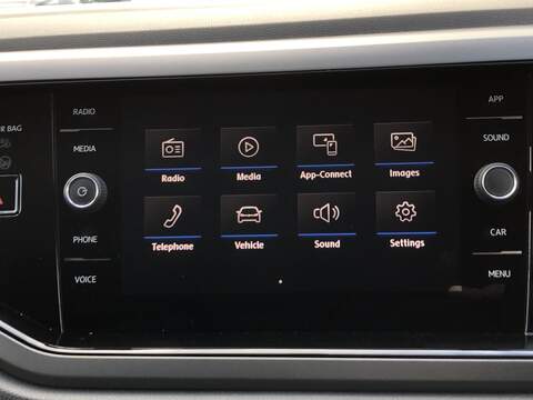 Volkswagen Polo TSI SE - U1739