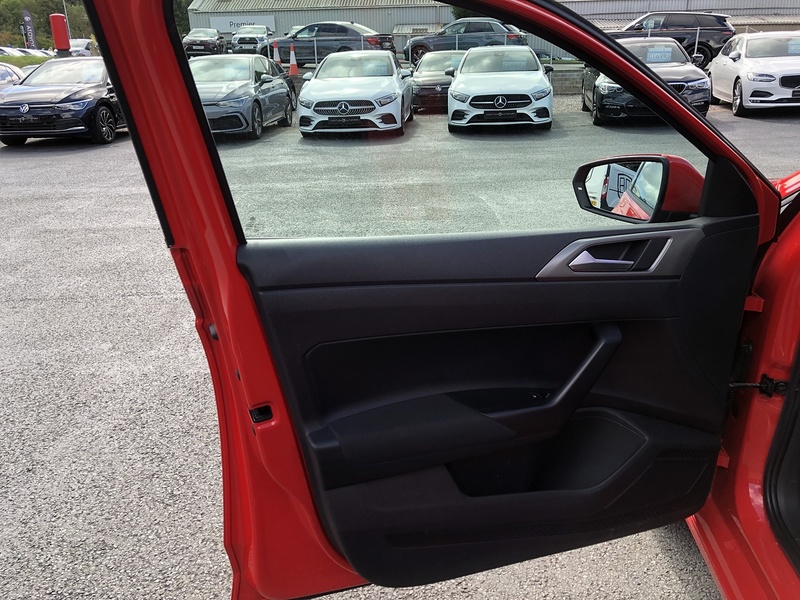 Volkswagen Polo TSI SE - U1739