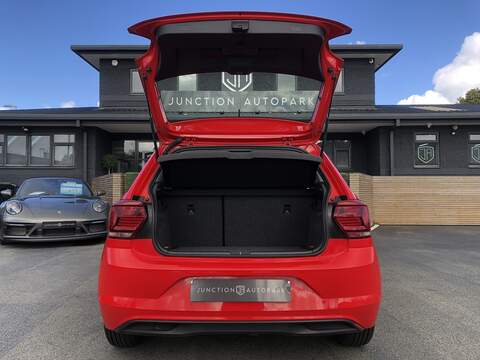 Volkswagen Polo TSI SE - U1739