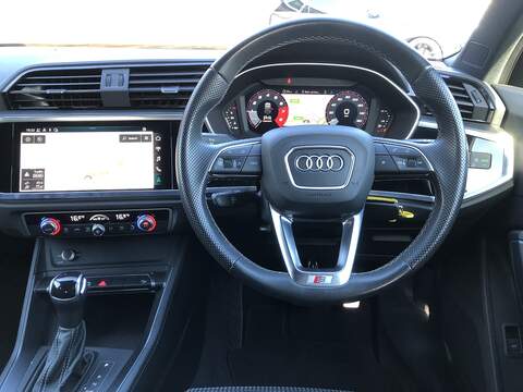 Audi Q3 TFSI CoD S line - U1754