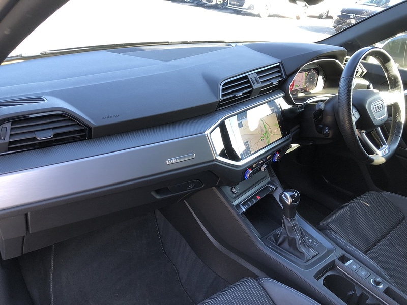 Audi Q3 TFSI CoD S line - U1754