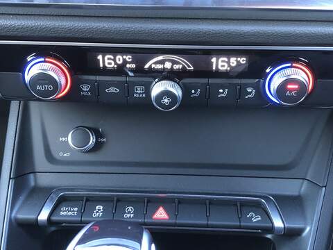 Audi Q3 TFSI CoD S line - U1754