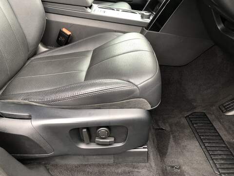 Land Rover Discovery SD V6 SE - U1755