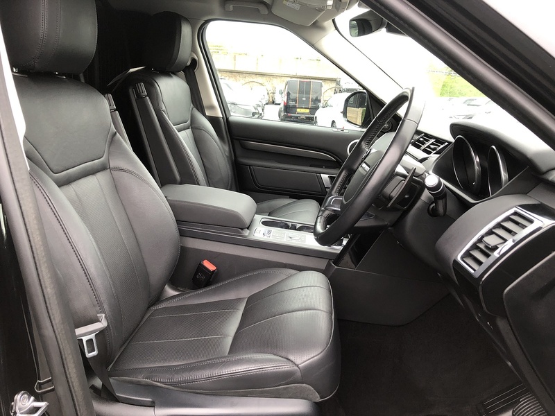 Land Rover Discovery SD V6 SE - U1755