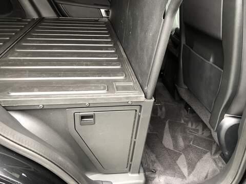 Land Rover Discovery SD V6 SE - U1755