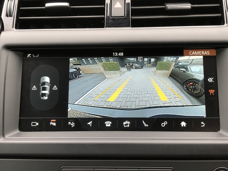 Land Rover Discovery SD V6 SE - U1755