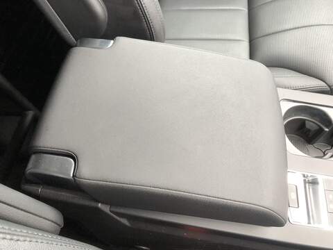 Land Rover Discovery SD V6 SE - U1755