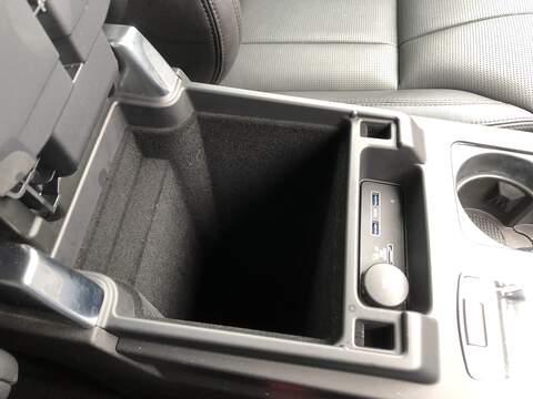 Land Rover Discovery SD V6 SE - U1755