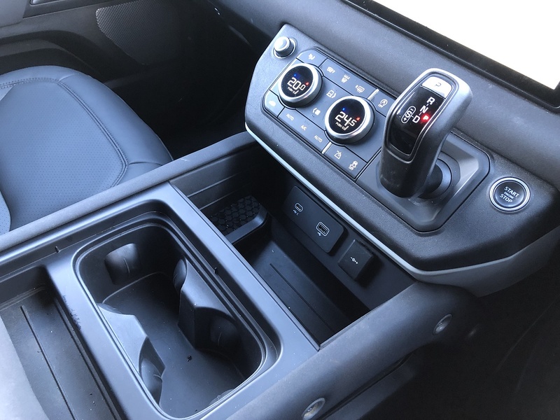 Land Rover Defender 110 D250 MHEV - U1766