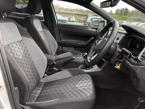 Volkswagen Polo TSI R-Line - U1770